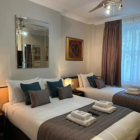 Tudor Court Hotel