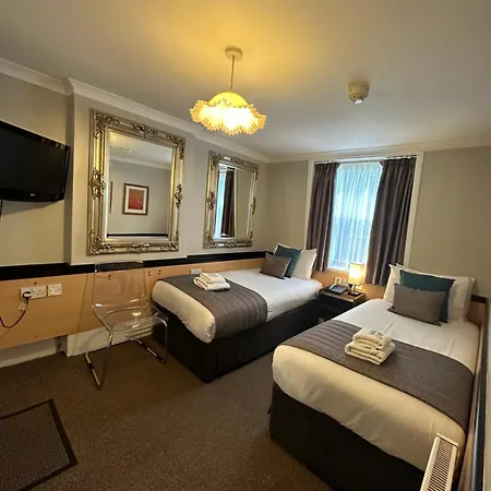 Tudor Court Hotel