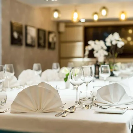 Mercure Hyde Park 4*