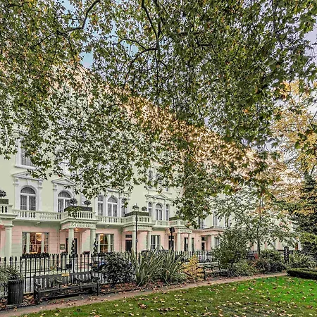 Mercure Hyde Park Hotel 4*