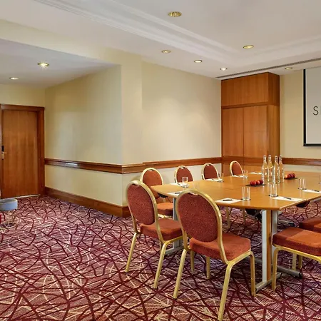 Sheraton Skyline London Heathrow 4*