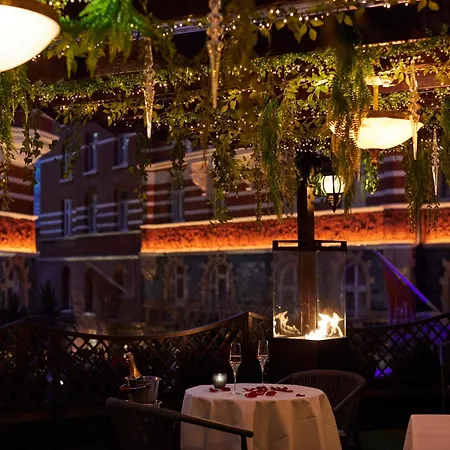 Hotel St. James' Court, A Taj Hotel,