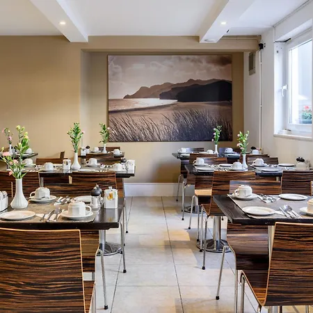 Kensington Court - Earls Court