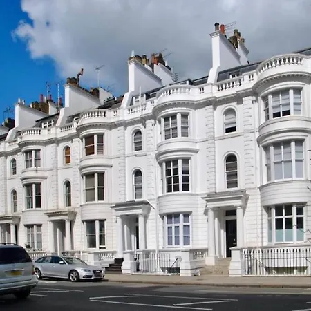 2 Bed Chic Vintage Flat At Bayswater *