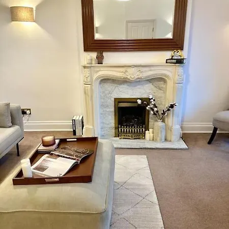 2 Bed Chic Vintage Flat At Bayswater *