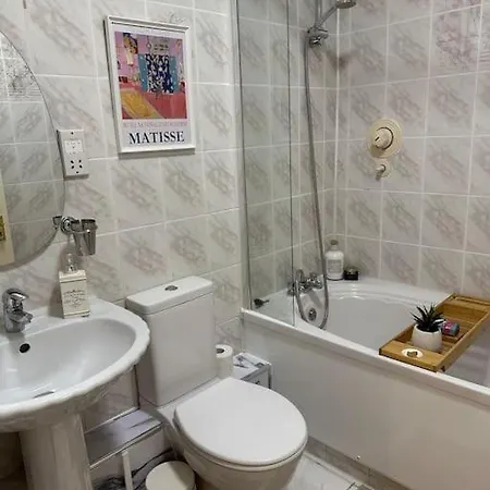 2 Bed Chic Vintage Flat At Bayswater * London
