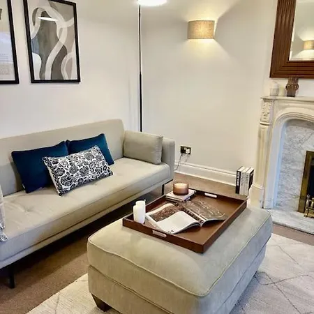 2 Bed Chic Vintage Flat At Bayswater Apartment