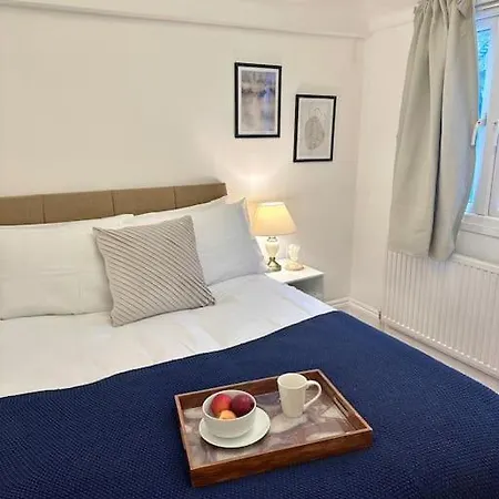 2 Bed Chic Vintage Flat At Bayswater Apartment