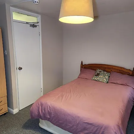 Tuscawilla 2 * Plumstead (Greater London)