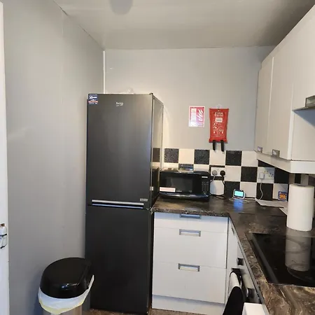 Tuscawilla 2 * Plumstead (Greater London)