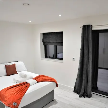 Queens Luxury Wembley Stadium -