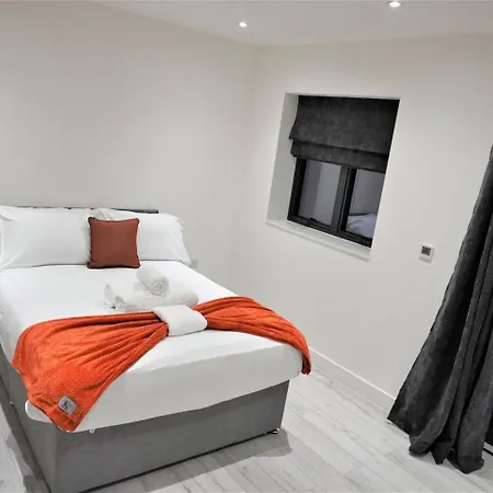 Queens Luxury Wembley Stadium - London