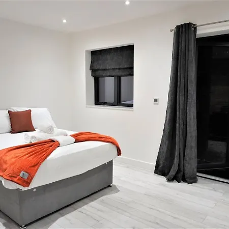 Aparthotel Queens Luxury Wembley Stadium - *