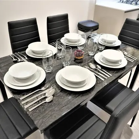 Queens Luxury Wembley Stadium -