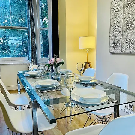 2 Bedroom Flat In