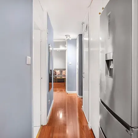 Stunning Massive Bedroom +direct Thames River View *