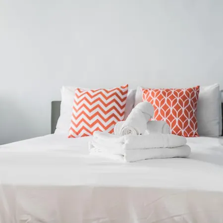 Stunning Massive Bedroom +direct Thames River View Homestay