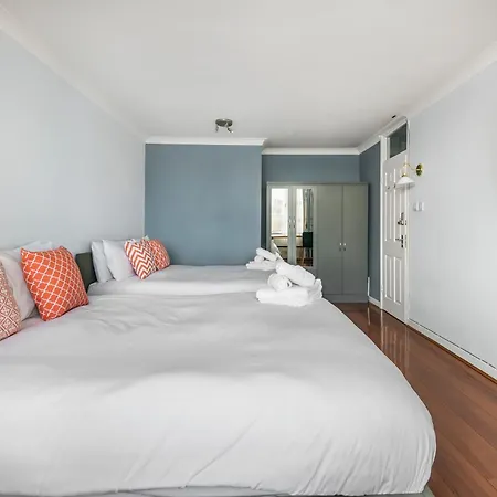 Stunning Massive Bedroom +direct Thames River View Homestay *