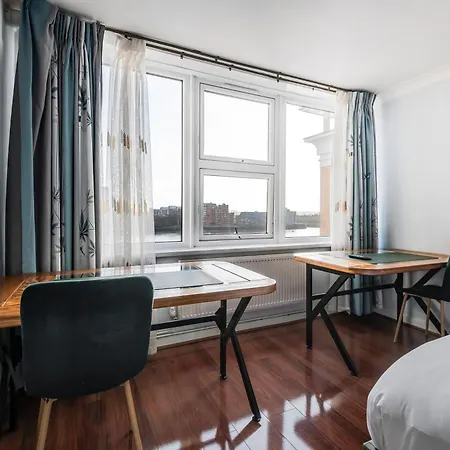 Stunning Massive Bedroom +direct Thames River View Homestay