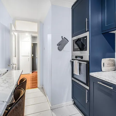 Séjour chez l'habitant Two Stunning Bedrooms & Private Balcony & River View *