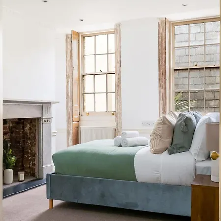 Vauxhall - 2br With Patio - Cityapartmentstay * London