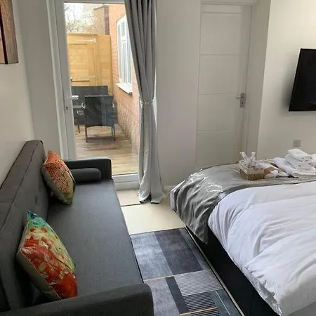 Annex D. One Bedroom Flat In South London Carshalton