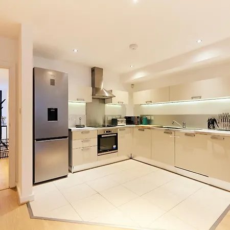 The Putney Escape - Trendy 2bdr Flat With Terrace + Parking *