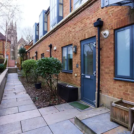 The Putney Escape - Trendy 2bdr Flat With Terrace + Parking * London