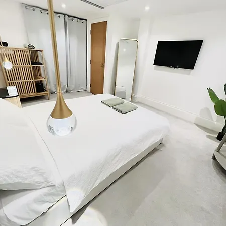 Soho Apartment *