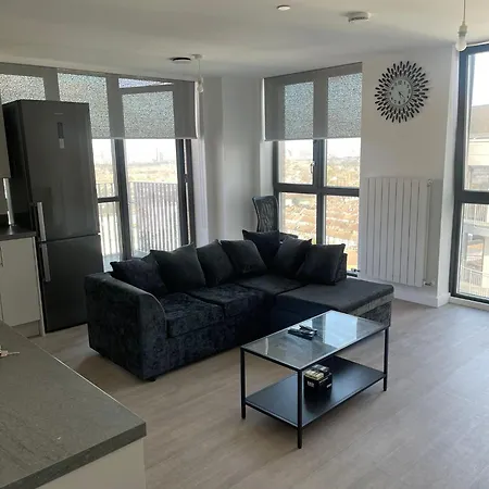 New Luxury 2 Bedroom With A Beautiful London City View Apartment Barking (Greater London)
