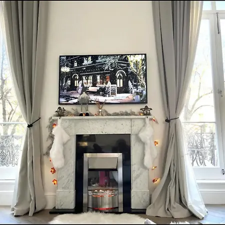 2-4 Bedroom 2 Roof Terraces Prime Notting Hill Apartment