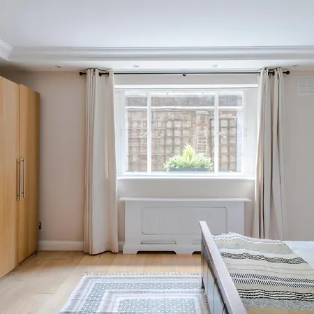 The Seymour - Marylebone - By Frankie Says