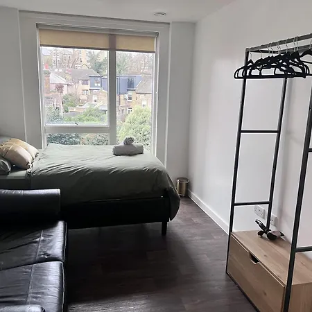 Apartment Remarkable 1-bed In With Balcony