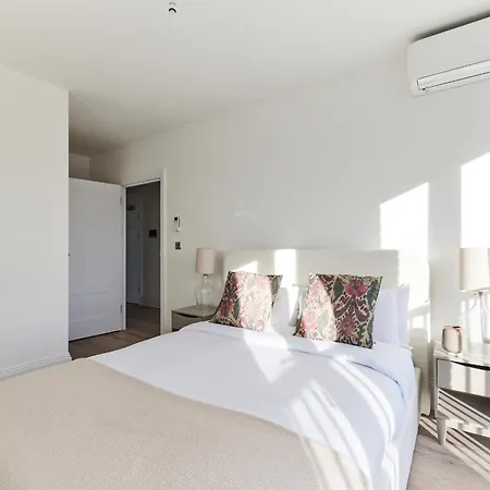 The Wembley Park Sanctuary - Stunning 2bdr Flat With Balcony