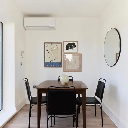 The Wembley Park Sanctuary - Stunning 2bdr Flat With Balcony