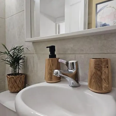 Fulham 2 Bedroom *