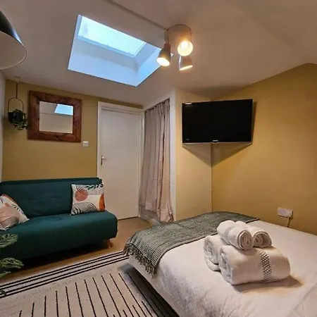 Fulham 2 Bedroom London