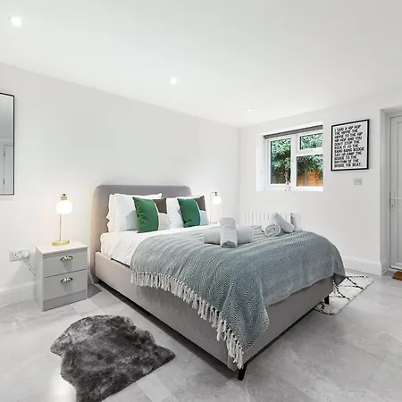 Sercasa - Woodside Park - North Finchley Apartment