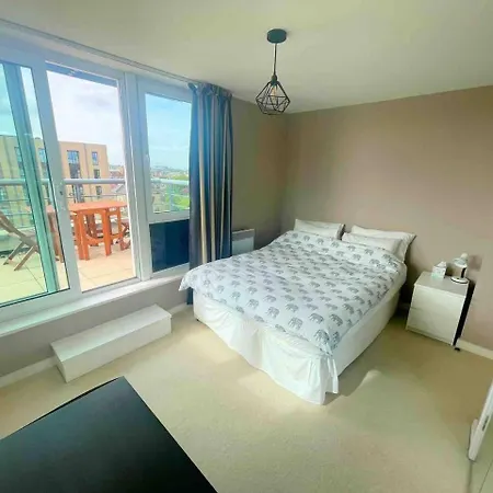 Apartment Captivating 1-bed In *