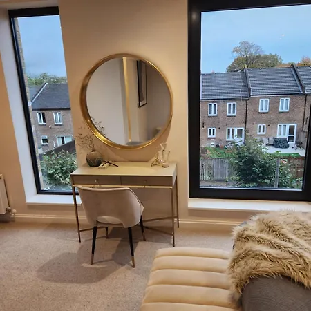 Kings Mews Elegance: City Sparrow's Premier 3-bedroom Residences Apartment London