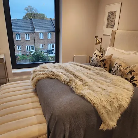 Kings Mews Elegance: City Sparrow's Premier 3-bedroom Residences * London