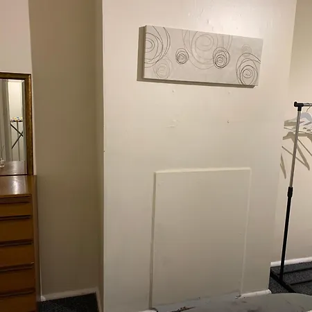 Apartment Contractor & Family Friendly House Romford Havering
