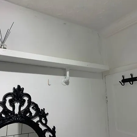 Contractor & Family Friendly House Romford Apartment