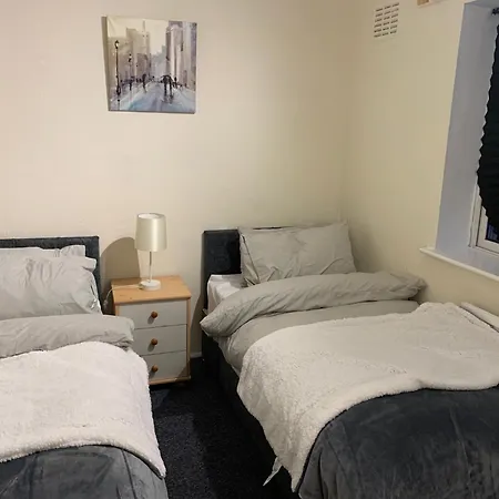 Contractor & Family Friendly House Romford *