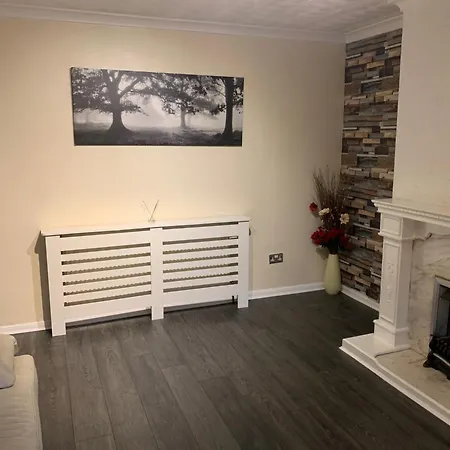 Contractor & Family Friendly House Romford Apartment Havering