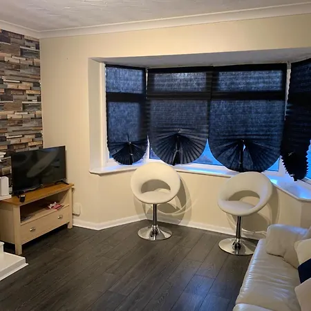 Contractor & Family Friendly House Romford * Havering