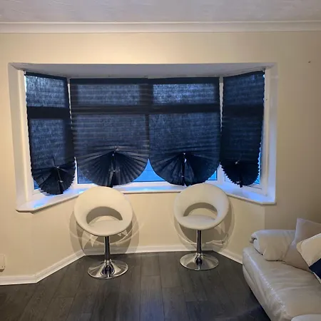 Contractor & Family Friendly House Romford *
