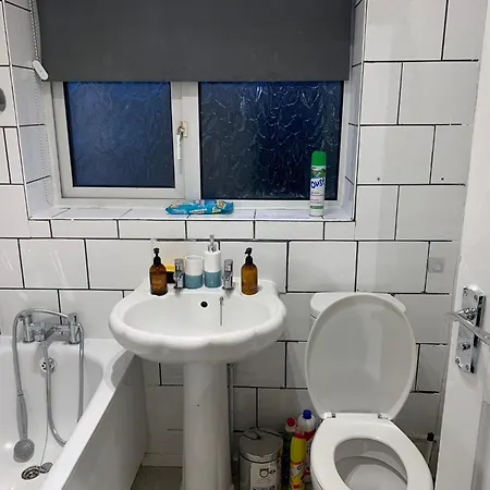 Contractor & Family Friendly House Romford *