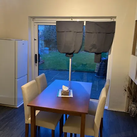 Contractor & Family Friendly House Romford Havering