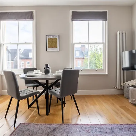 Stylish & Modern In Honor Oak *
